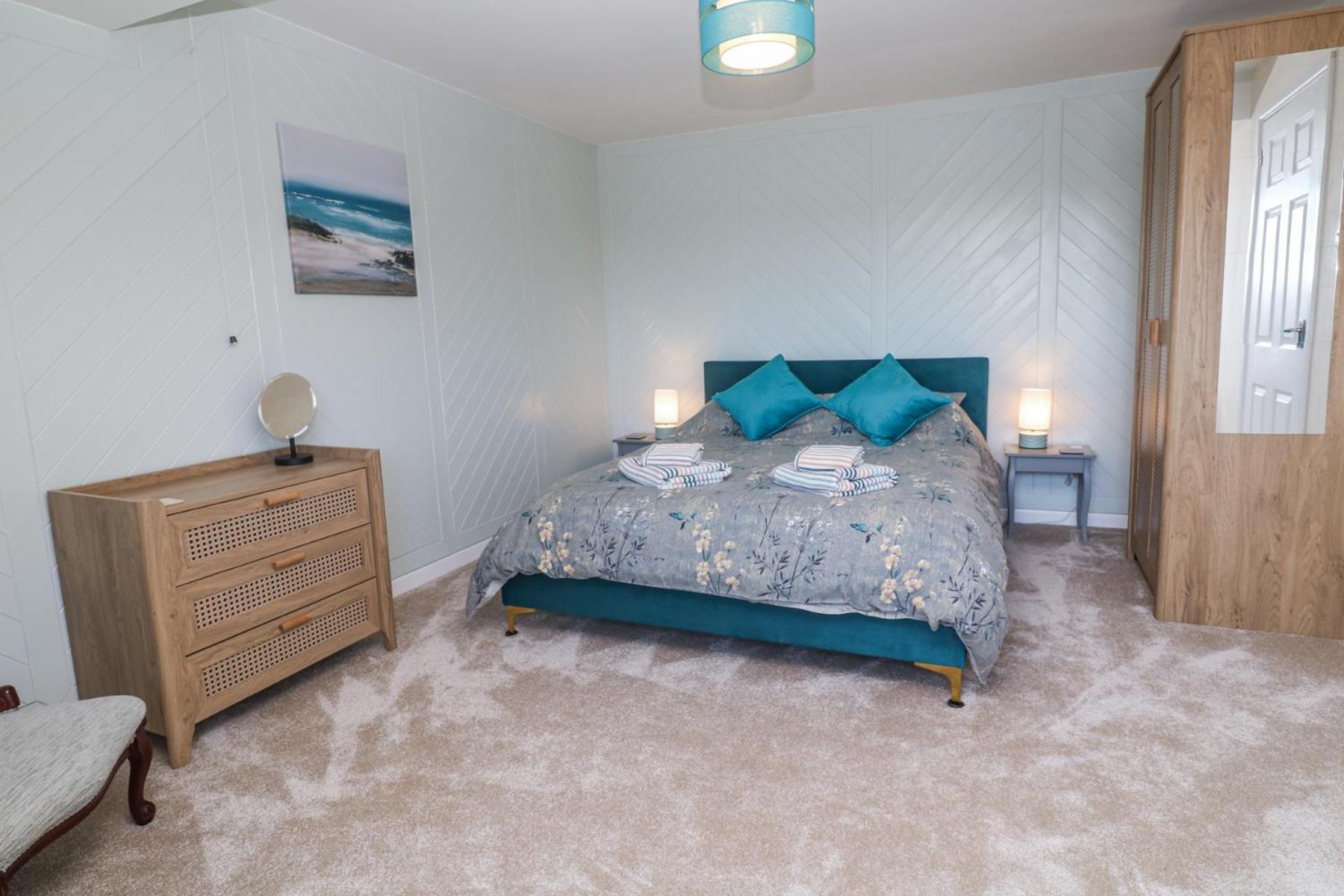 Flat 6 Apartment Фалмът Екстериор снимка