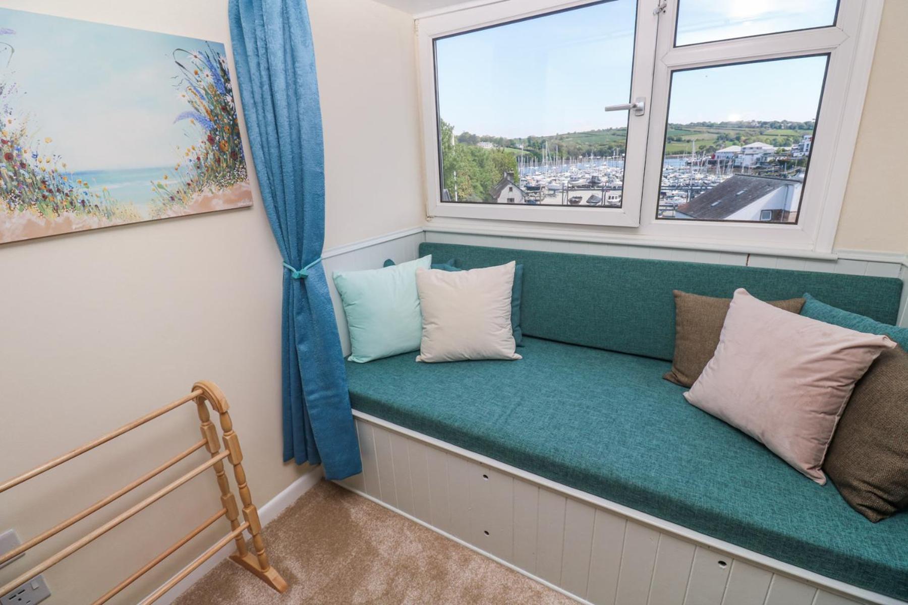 Flat 6 Apartment Фалмът Екстериор снимка